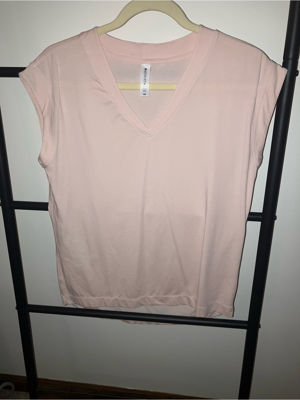 Athleta Avenue Pale Pink V-Neck Cap Sleeve Top